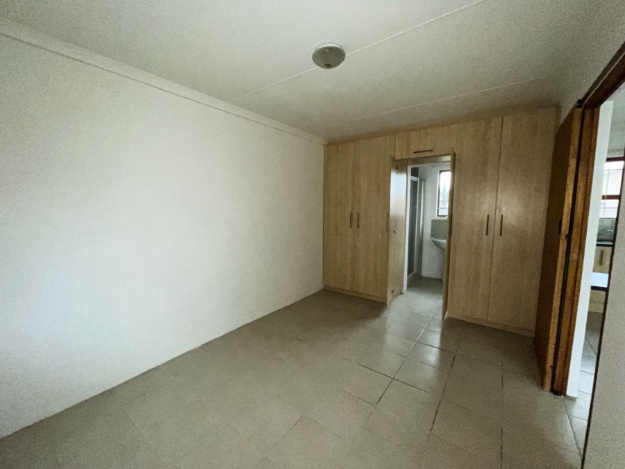 5 Bedroom Property for Sale in Vanes Estate Eastern Cape